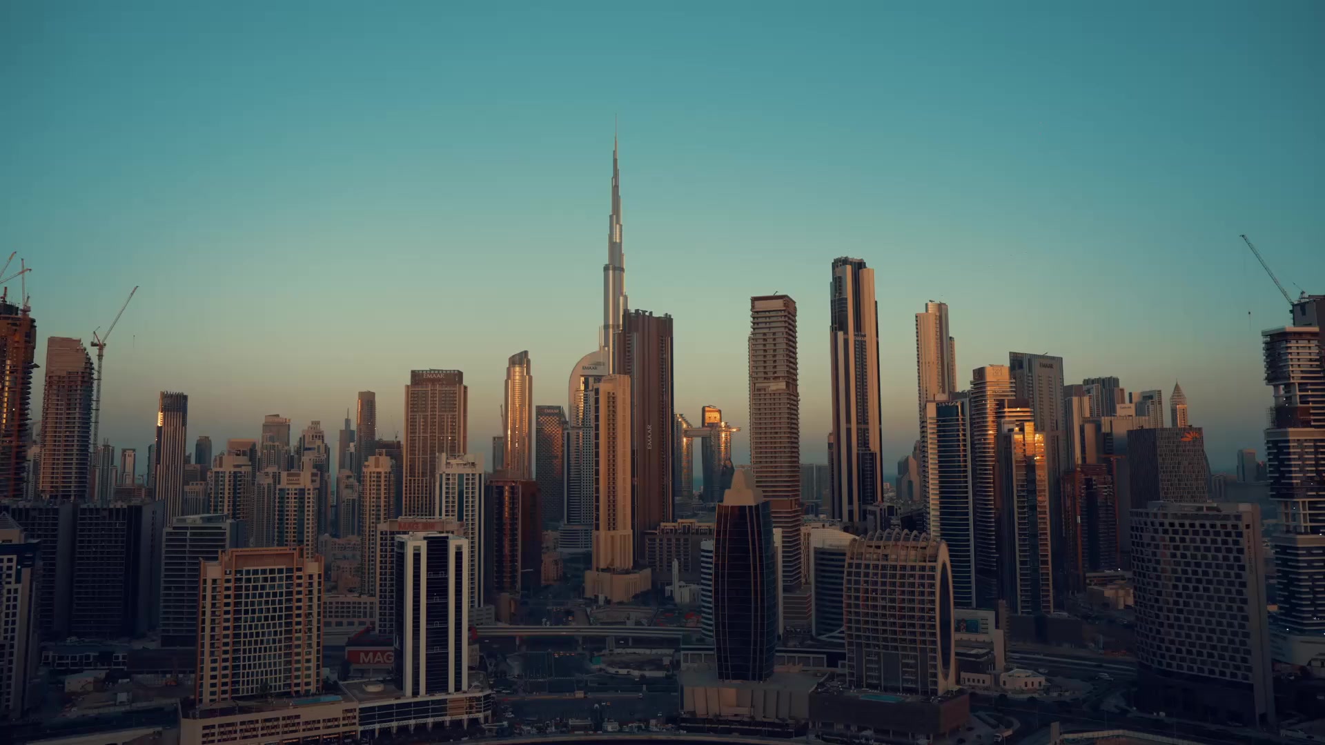 Dubai — Burj Khalifa ve şehir silueti